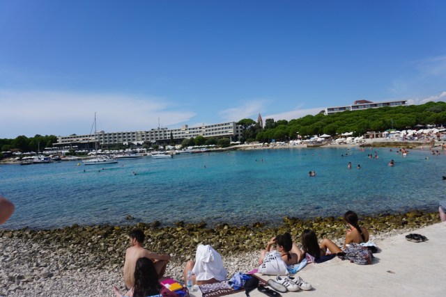 7F4DC637-ED76-4B6A-B4A1-2A917C19DA61